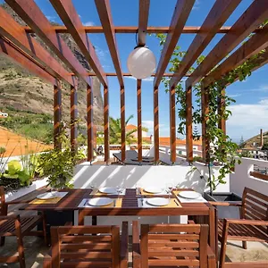  Ostello Madeira Surf Camp